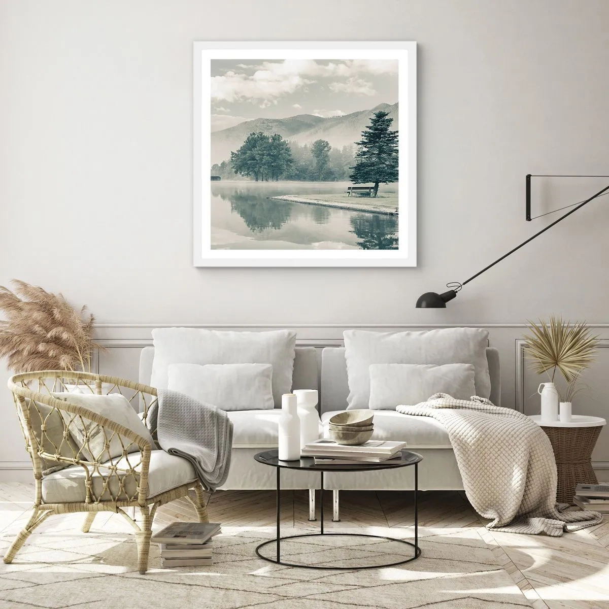Poster in einem weißen Rahmen - Der See schläft noch - 30x30 cm