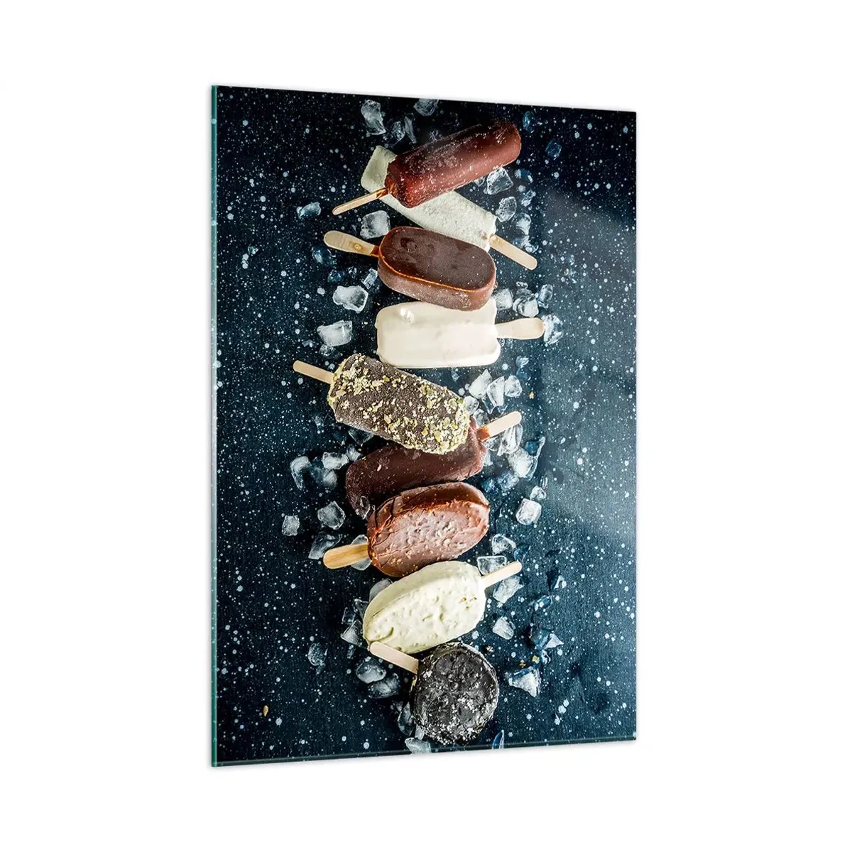 Glasbild - Bild auf glas - Eis am Stiel in verschiedenen Geschmacksrichtungen auf Eiswürfeln angeordnet - 50x70cm - Geschmack des heißen Sommers - Moderne Wanddekoration für Wohnzimmer und Schlafzimmer ARTTOR