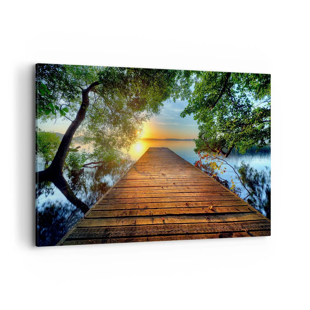 Bild auf Leinwand - Leinwandbild - Ein von Grün umgebener Holzsteg bei Sonnenuntergang - 120x80cm - Nimm dir Zeit, setz dich hin - Moderne Wanddekoration für Wohnzimmer und Schlafzimmer ARTTOR
