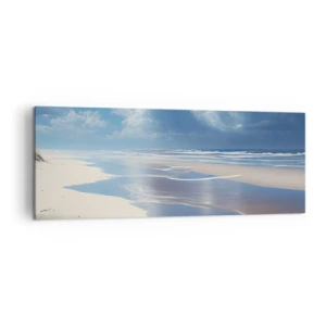 Bild auf Leinwand - Leinwandbild - Ein Sandstrand mit Wellen unter blauem Himmel - 140x50cm - Paradiesischer Urlaub - Moderne Wanddekoration für Wohnzimmer und Schlafzimmer ARTTOR