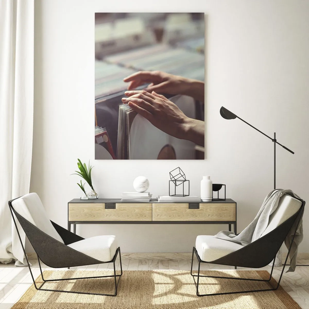Glasbild - Bild auf glas - Hände blättern durch eine Vinylsammlung - 80x120cm - Auf der Suche nach Emotionen - Moderne Wanddekoration für Wohnzimmer und Schlafzimmer ARTTOR