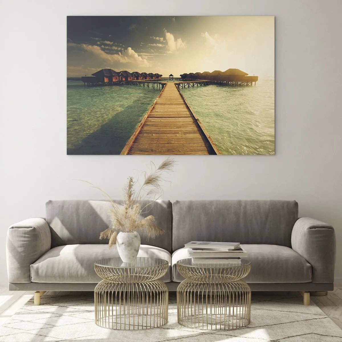 Glasbild - Bild auf glas - Der Pier, der bei Sonnenuntergang zu den Cottages am Wasser führt - 100x70cm - Eine herzliche Einladung - Moderne Wanddekoration für Wohnzimmer und Schlafzimmer ARTTOR