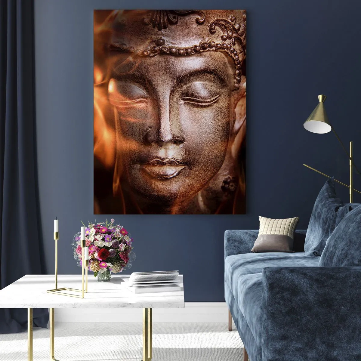 Glasbild - Bild auf glas - Das verschwommene Gesicht des Buddha in warmen Gold- und Brauntönen - 50x70cm - Es existiert nur hier und jetzt - Moderne Wanddekoration für Wohnzimmer und Schlafzimmer ARTTOR