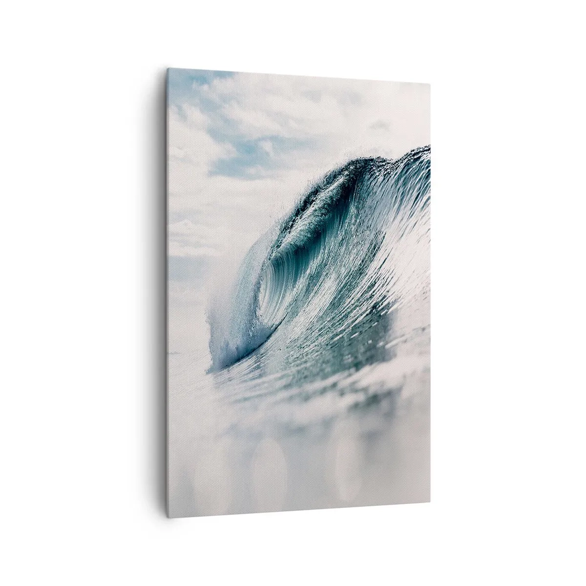 Bild auf Leinwand - Leinwandbild - Eine Meereswelle, eingefangen in einem dynamischen Moment vor dem Himmel - 80x120cm - Wasserspitze - Moderne Wanddekoration für Wohnzimmer und Schlafzimmer ARTTOR