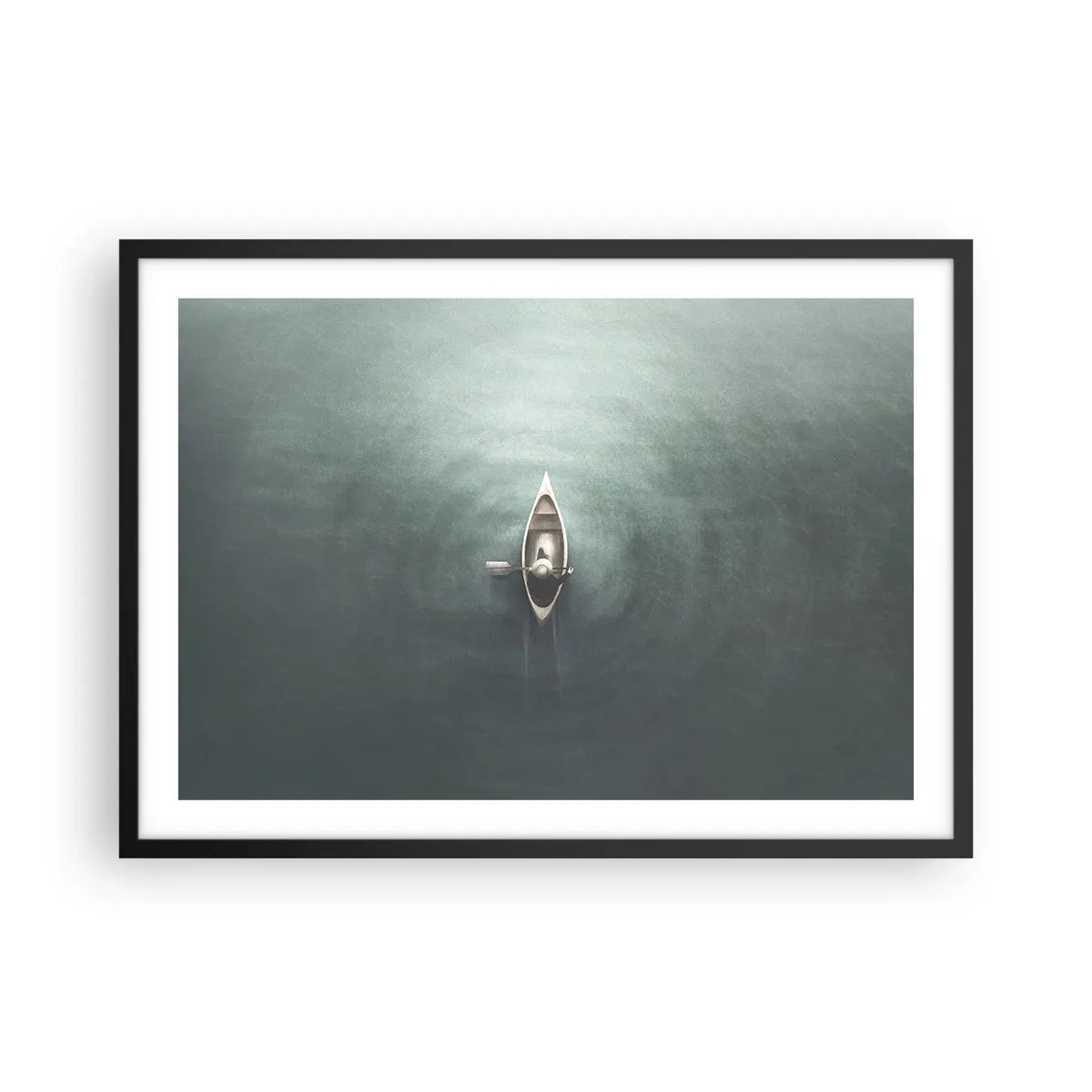 Poster in einem schwarzem Rahmen - Ein einsames Boot auf ruhigem Wasser in minimalistischer Umgebung - 70x50cm - Durch den Mondsee - Moderne Wanddekoration für Wohnzimmer und Schlafzimmer ARTTOR