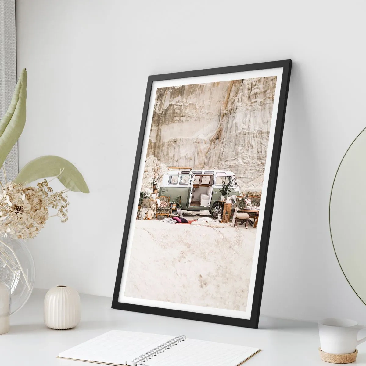 Poster in einem schwarzem Rahmen - Es ist die Zeit, die Reise zu beginnen - 30x40 cm