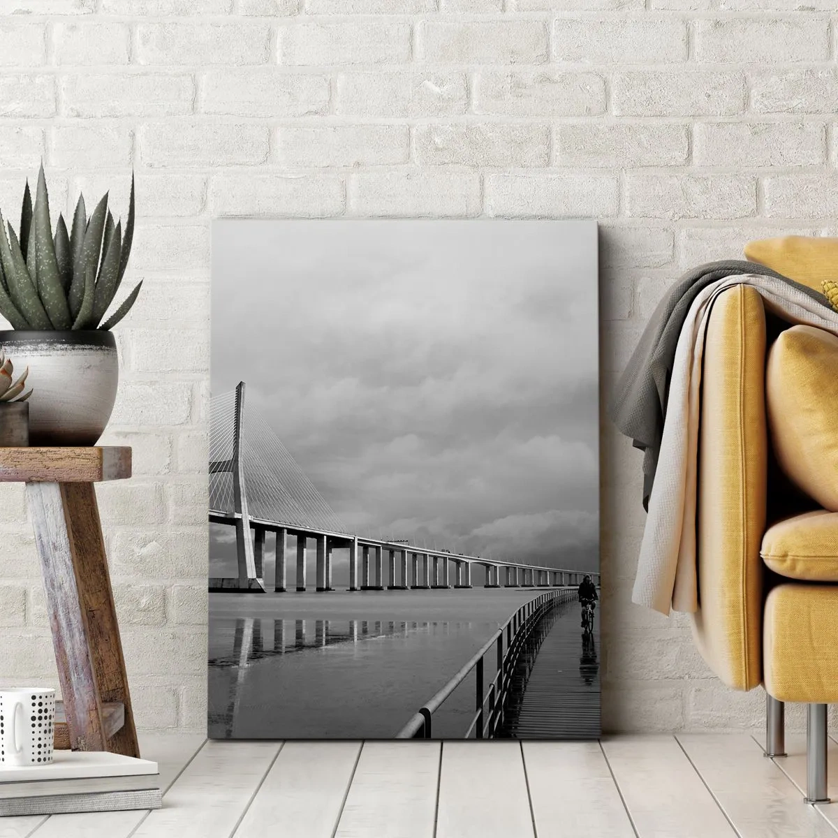 Bild auf Leinwand - Leinwandbild - Eine Hängebrücke über dem Wasser in Schwarz und Weiß - 50x70cm - Jedem das Verdiente - Moderne Wanddekoration für Wohnzimmer und Schlafzimmer ARTTOR