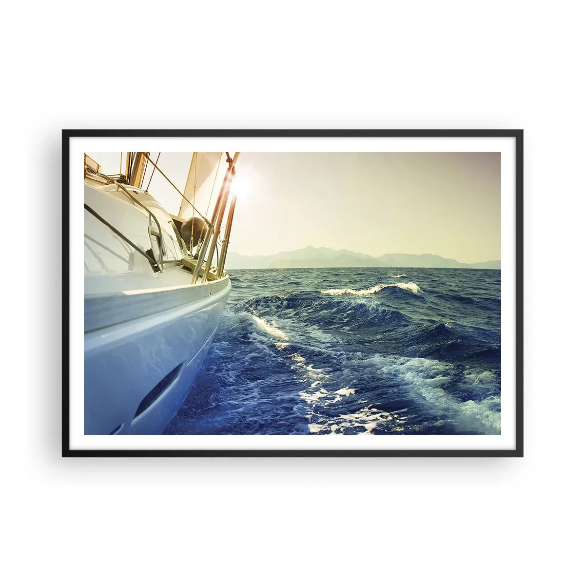 Poster in einem schwarzem Rahmen - Eine Yacht auf offener See mit Blick auf die Wellen - 100x70cm - Auf ins Abenteuer - Moderne Wanddekoration für Wohnzimmer und Schlafzimmer ARTTOR