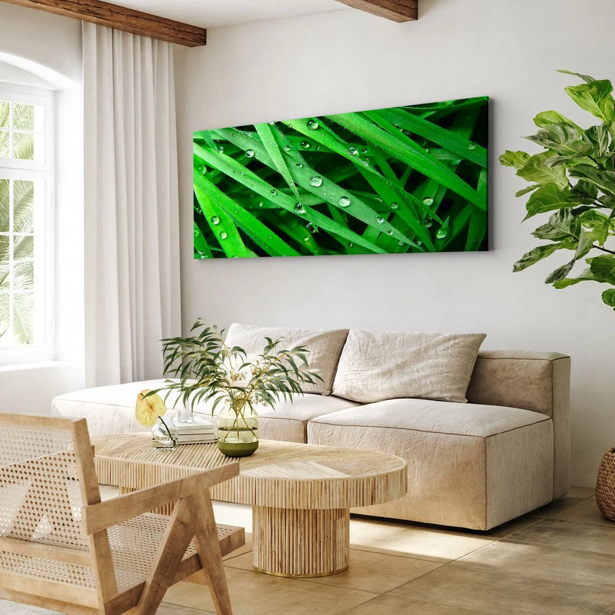 Bild auf Leinwand - Leinwandbild - Nahaufnahme von grünen Grashalmen mit Tautropfen - 160x50cm - Grün spielen - Moderne Wanddekoration für Wohnzimmer und Schlafzimmer ARTTOR