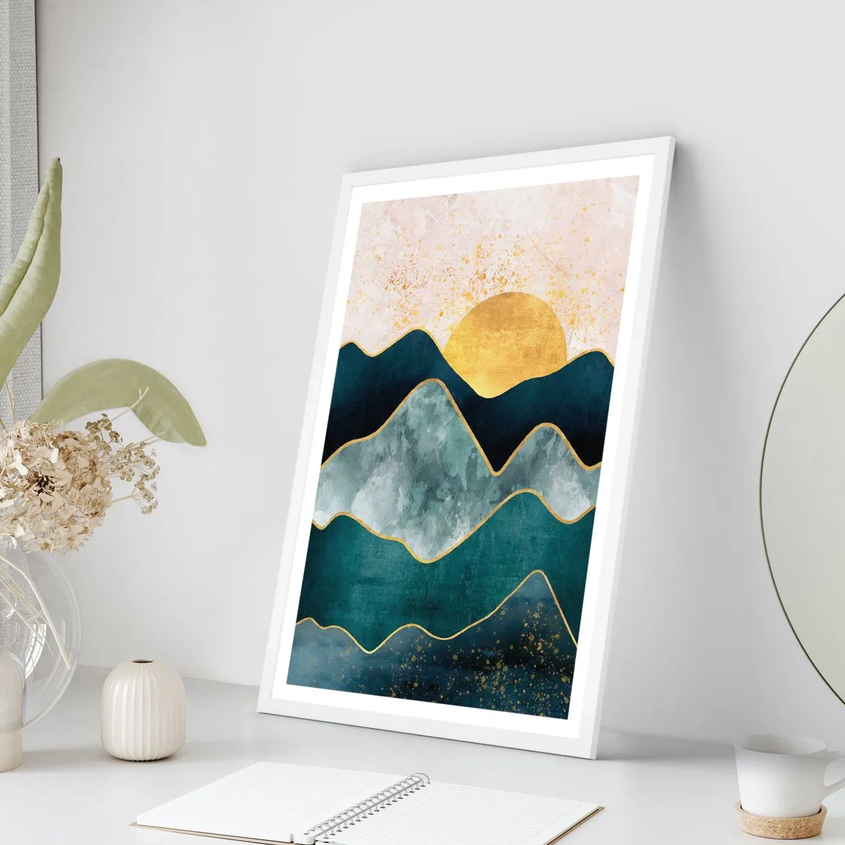 Poster in einem weißen Rahmen - Hinter den sieben Bergen - 70x100 cm