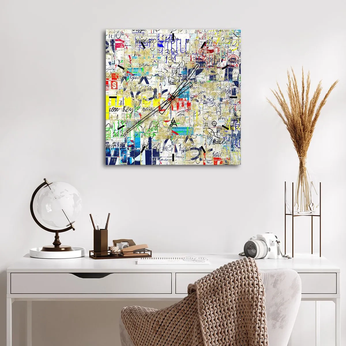 Wanduhr - Glasuhr - Abstrakte Graffiti mit bunten Inschriften und Mustern - 30x30cm - Es freut einfach die Augen - Moderne Wanddekoration für Wohnzimmer und Schlafzimmer ARTTOR