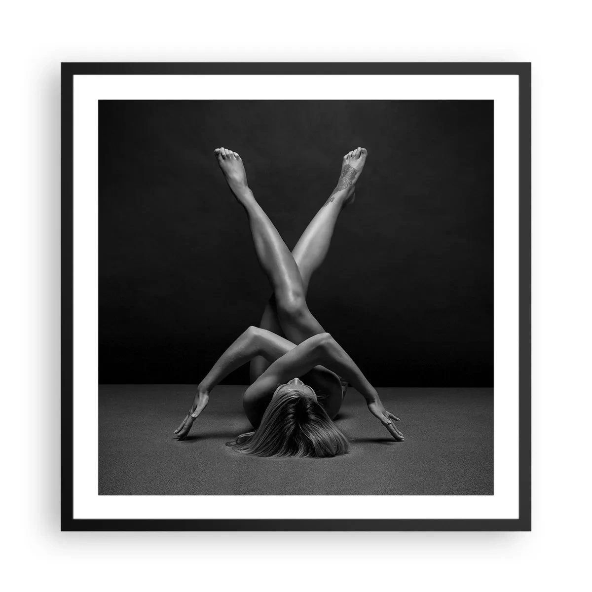 Poster in einem schwarzem Rahmen - Die Geometrie der Nacktheit - 60x60 cm