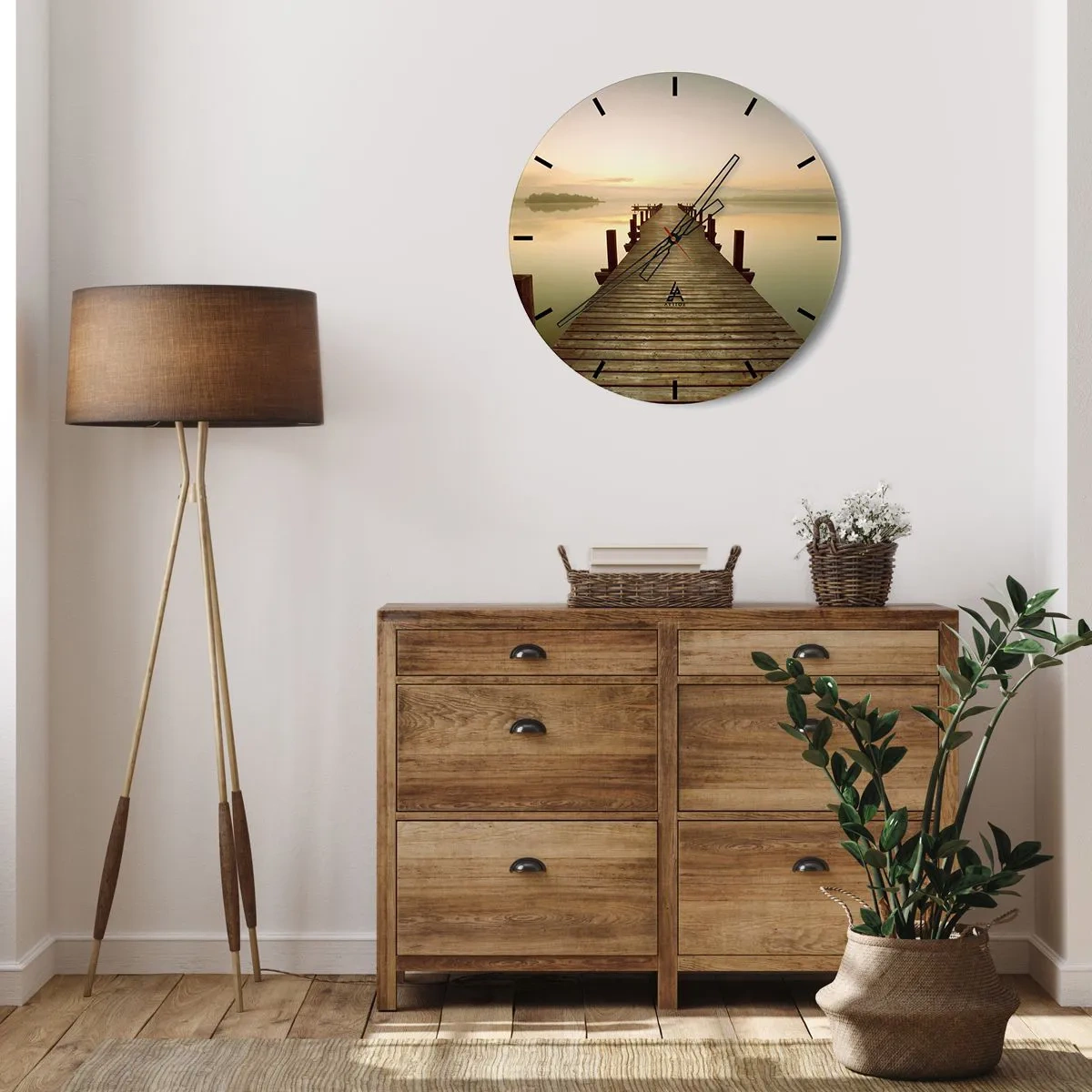 Wanduhr - Glasuhr - Ein Holzsteg bei Sonnenaufgang über einem ruhigen See - 30x30cm - Tagesanbruch, Morgendämmerung, Licht - Moderne Wanddekoration für Wohnzimmer, Küche und Schlafzimmer ARTTOR