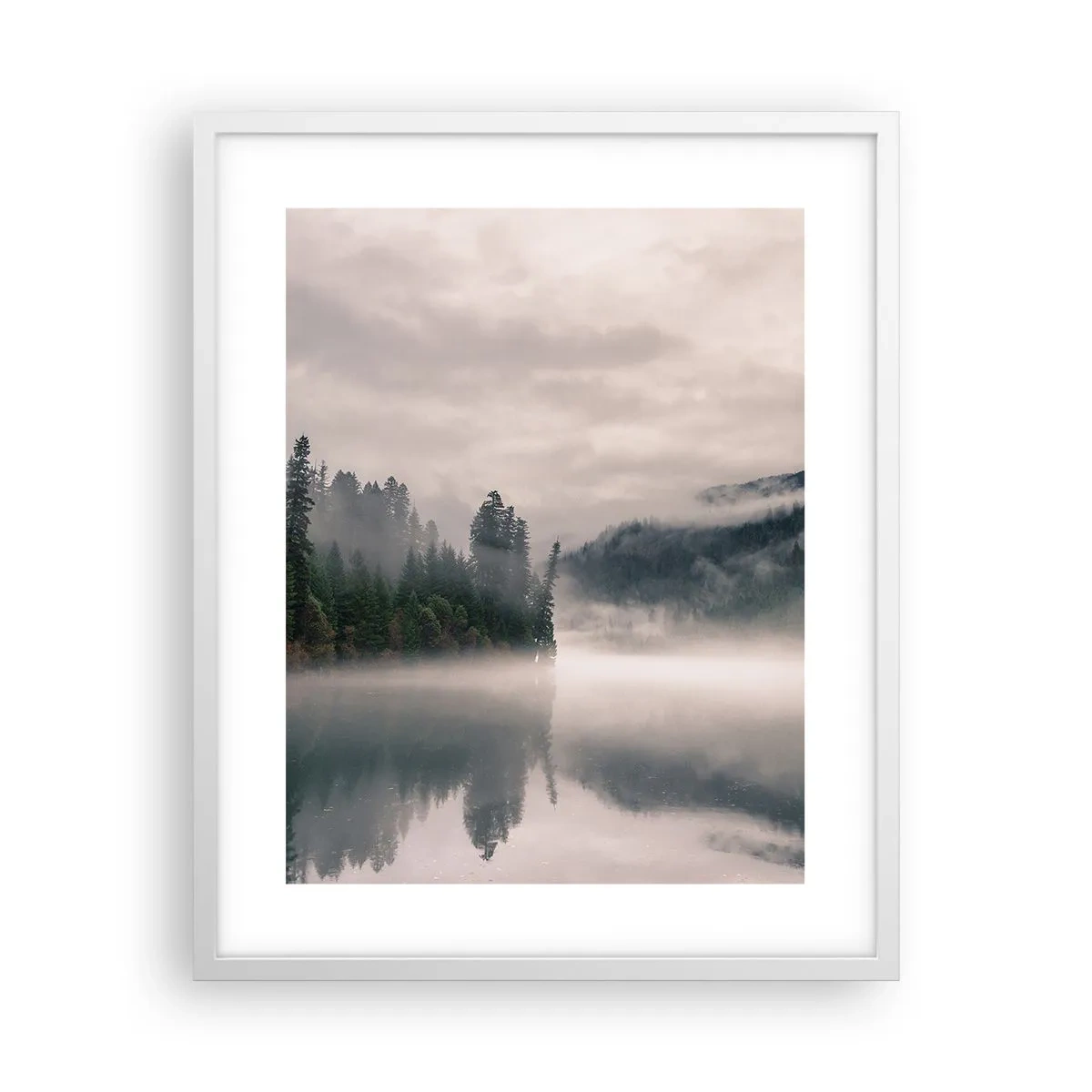 Poster in einem weißen Rahmen - In Reflexion, im Nebel - 40x50 cm