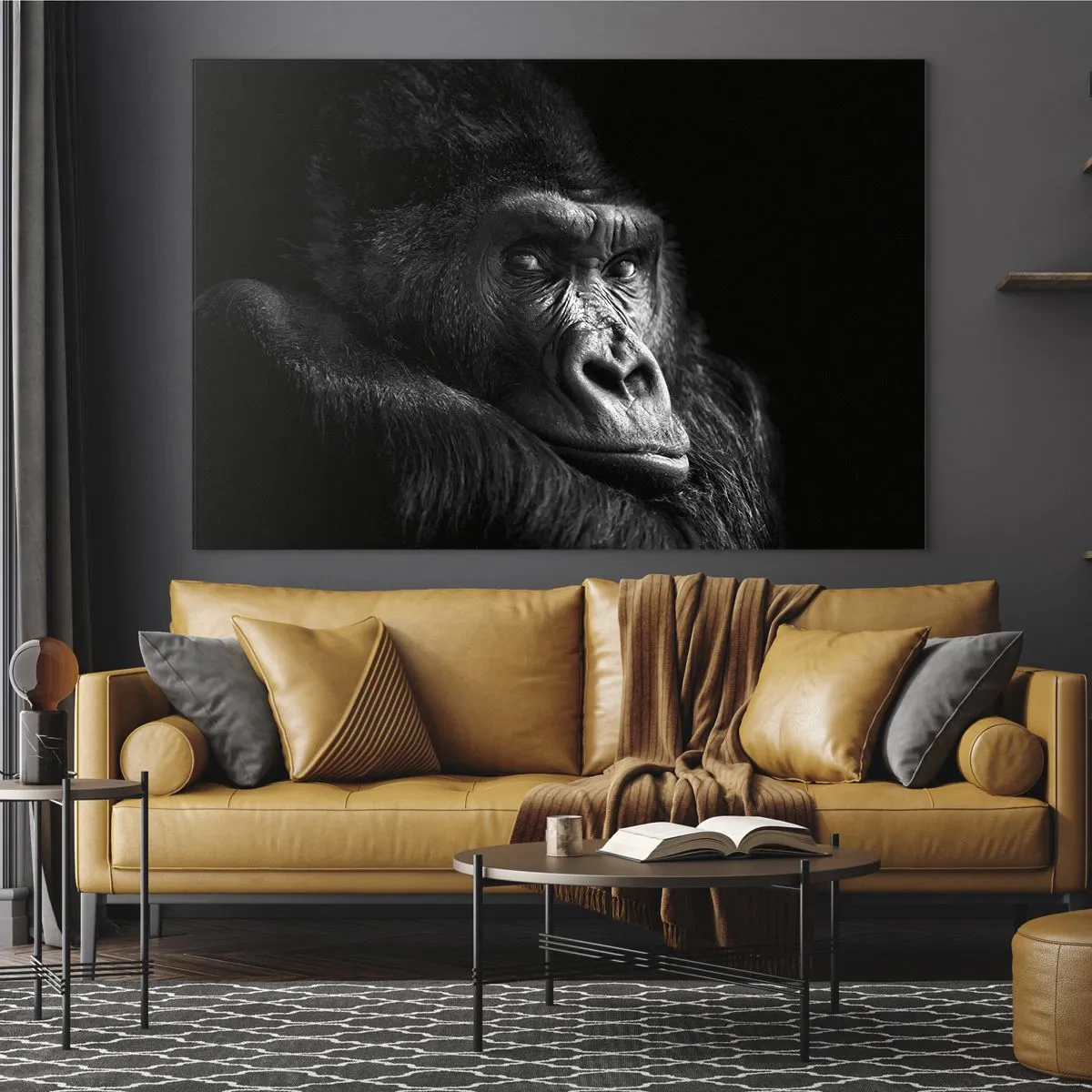 Glasbild - Bild auf glas - Schwarz-Weiß-Porträt eines Gorillas im Schatten eines Fensters - 70x50cm - Und was guckst du so? - Moderne Wanddekoration für Wohnzimmer und Schlafzimmer ARTTOR
