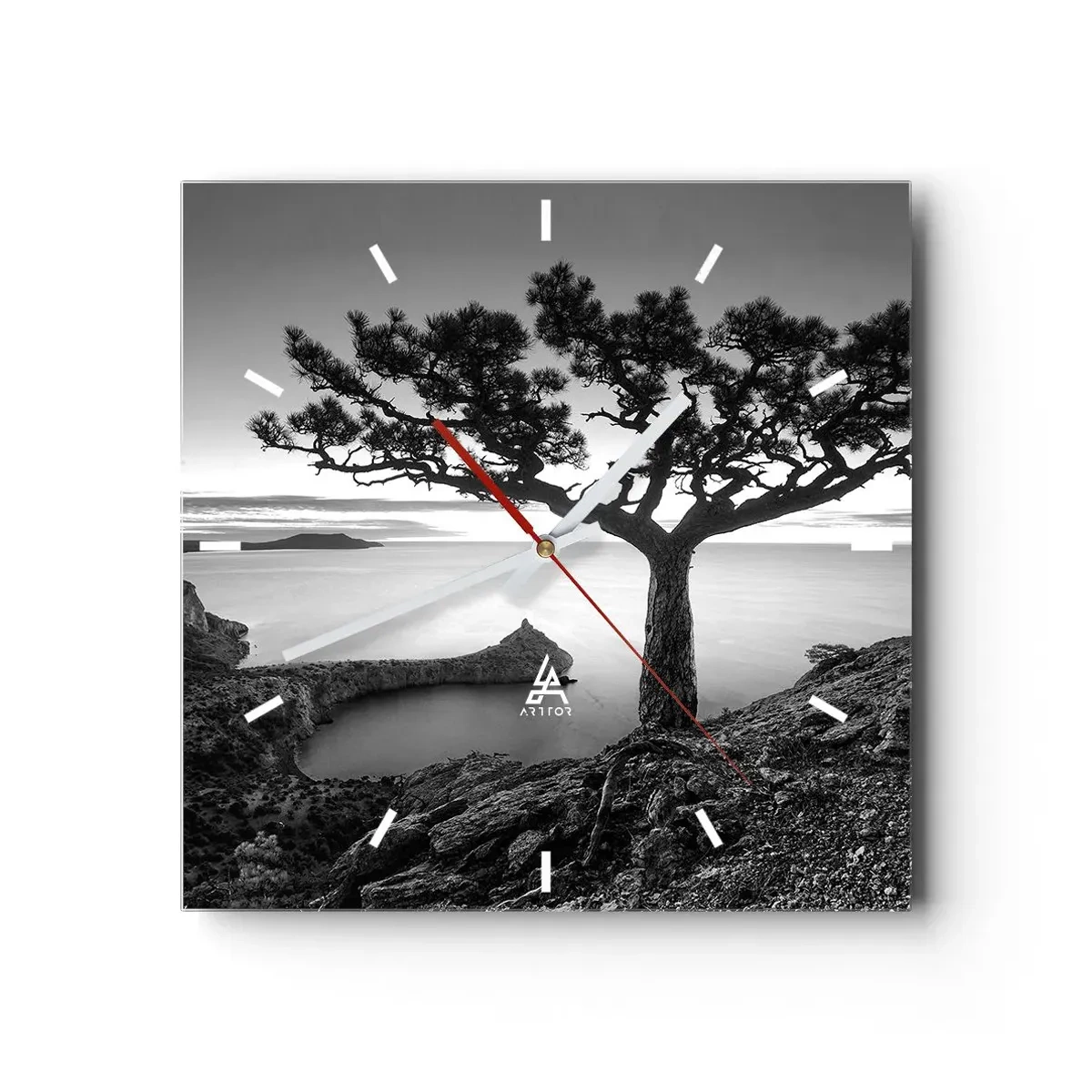 Wanduhr - Glasuhr - Schwarz-weiße Landschaft mit einem einsamen Baum auf einer Klippe über dem Meer - 30x30cm - Stille bis zum Horizont - Moderne Wanddekoration für Wohnzimmer und Schlafzimmer ARTTOR