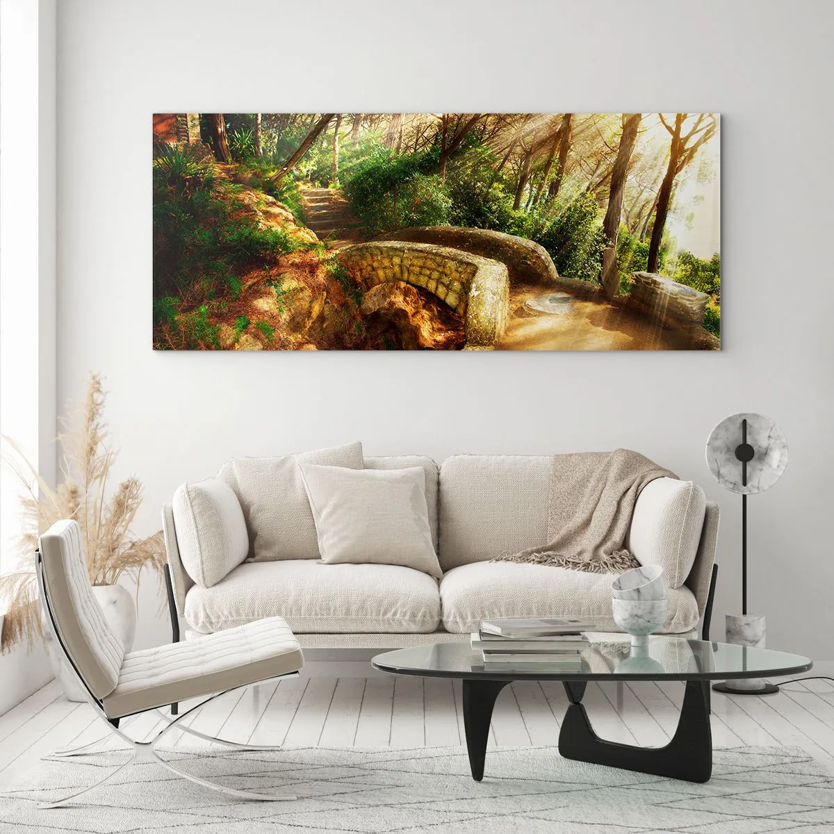 Glasbild - Bild auf glas - Waldlandschaft mit Sonnenstrahlen und einer Steinbrücke - 140x50cm - Direkt von der Brücke in den Märchenwald - Moderne Wanddekoration für Wohnzimmer und Schlafzimmer ARTTOR