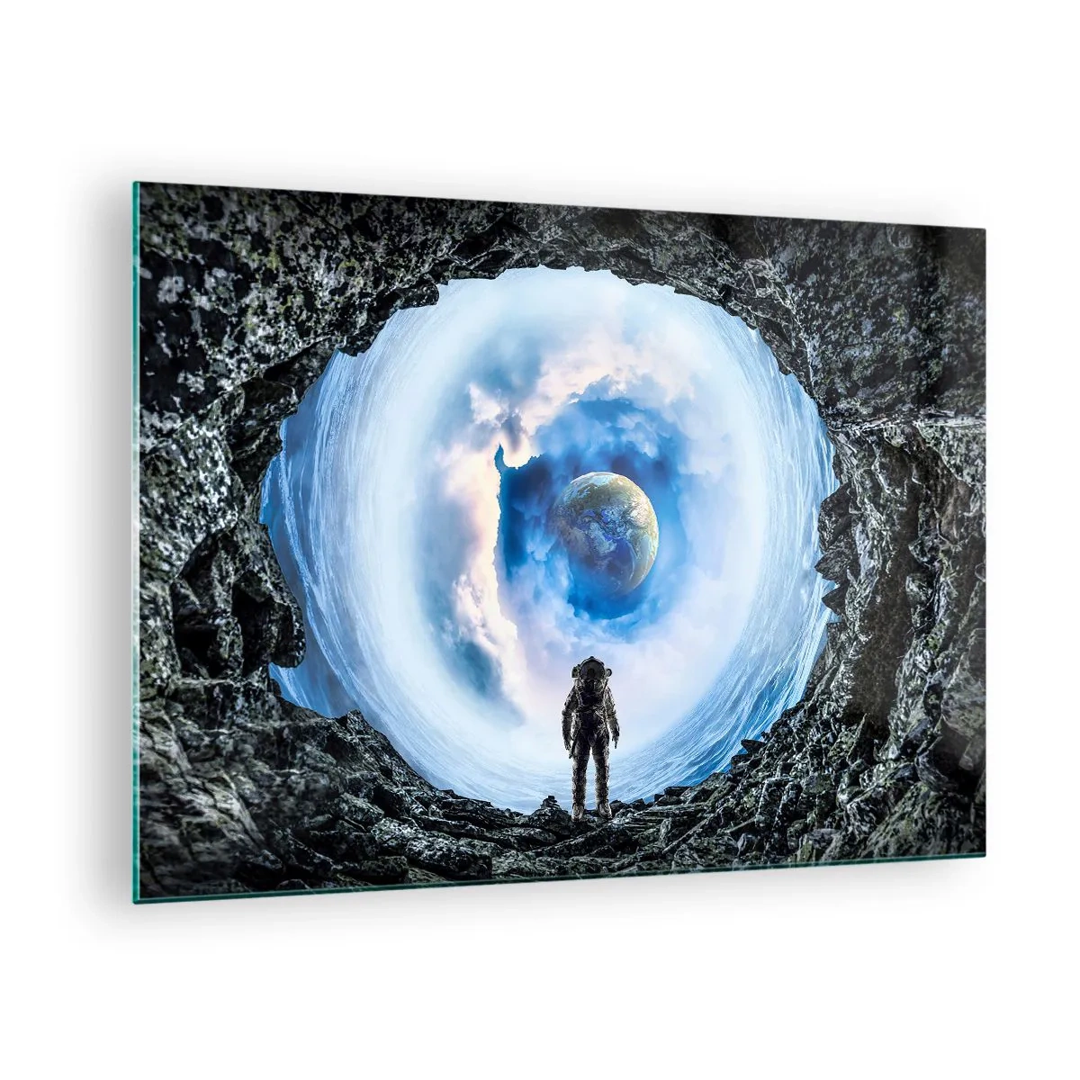 Glasbild - Bild auf glas - Ein Astronaut blickt aus einer Felsenhöhle auf die Erde. - 70x50cm - Es ist nicht weit von zu Hause - Moderne Wanddekoration für Wohnzimmer und Schlafzimmer ARTTOR