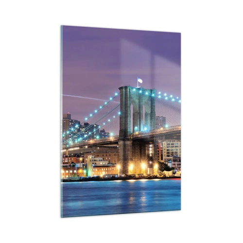 Glasbild - Bild auf glas - Brooklyn Bridge bei Nacht mit den Türmen und der beleuchteten Stadt - 50x70cm - Seit vielen Jahren die Brooklyn Bridge - Moderne Wanddekoration für Wohnzimmer und Schlafzimmer ARTTOR
