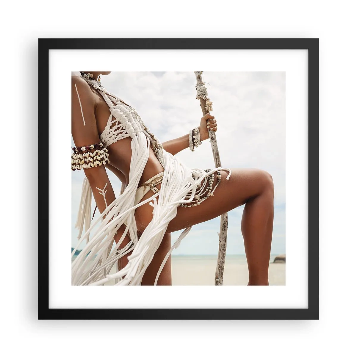 Poster in einem schwarzem Rahmen - Eine Priesterin der Sonne - 40x40 cm