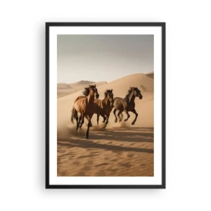 Poster in einem schwarzem Rahmen - Pferde galoppieren in der Wüste im warmen Licht des Sonnenuntergangs - 50x70cm - Frei wie der Wind - Moderne Wanddekoration für Wohnzimmer und Schlafzimmer ARTTOR