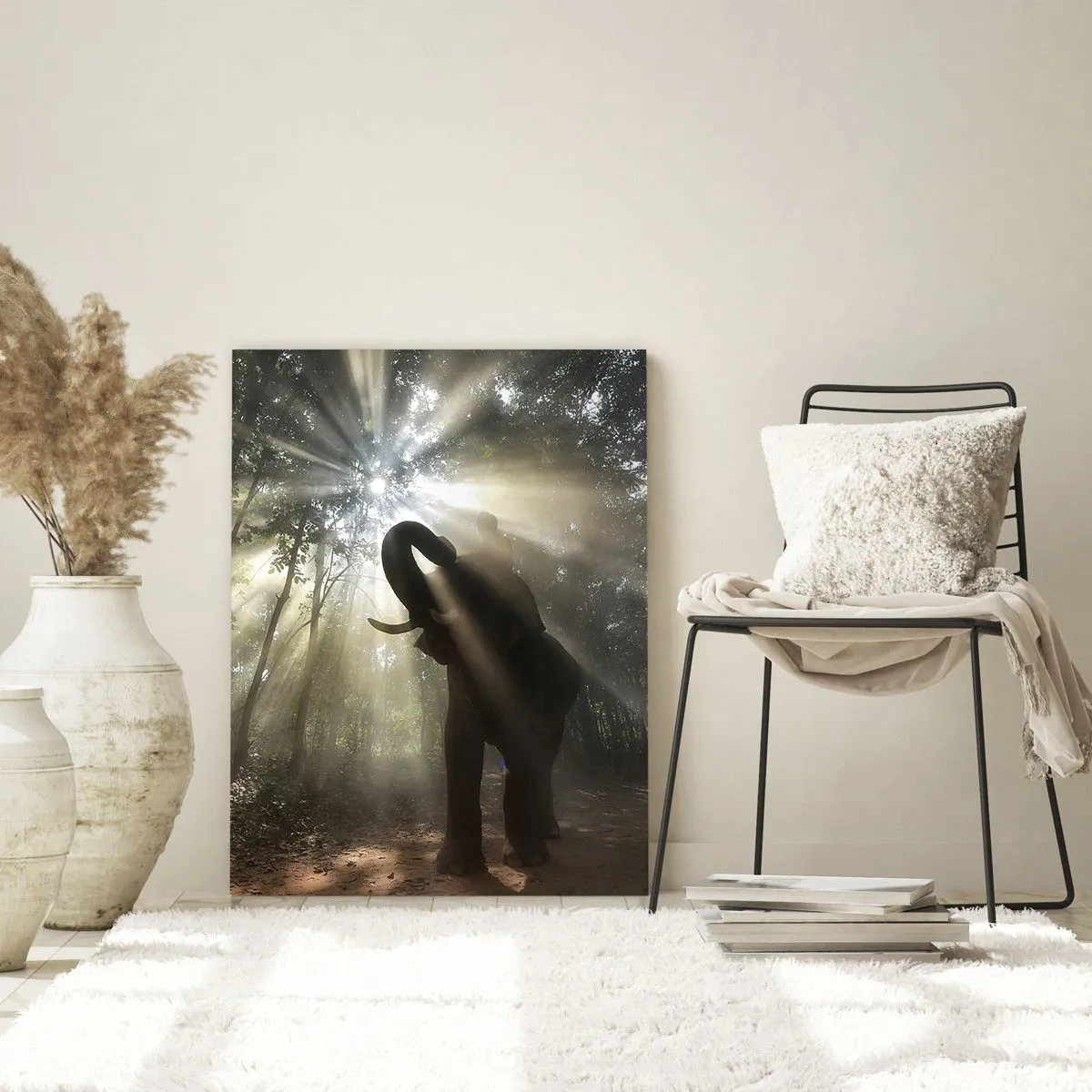 Glasbild - Bild auf glas - Ein Elefant im Wald, umgeben von Lichtstrahlen im Morgennebel - 70x100cm - Unter dem Glücksstern - Moderne Wanddekoration für Wohnzimmer und Schlafzimmer ARTTOR