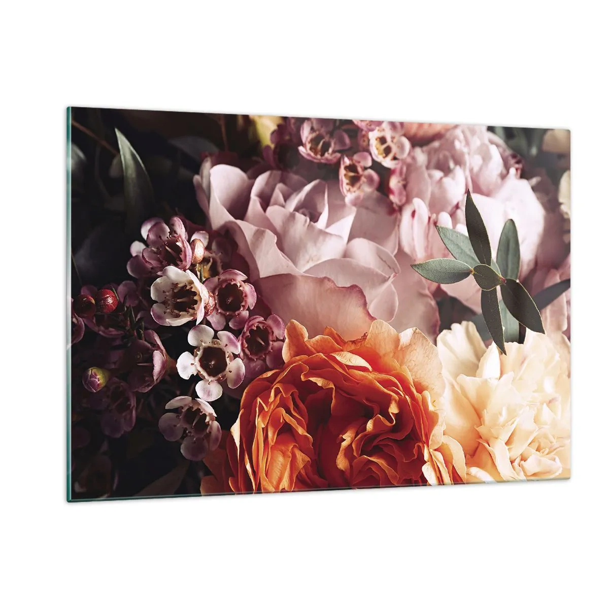 Glasbild - Bild auf glas - Eine Nahaufnahme einer Komposition aus Rosen, Nelken und kleinen Blumen. - 120x80cm - Eingehüllt in Schönheit - Moderne Wanddekoration für Wohnzimmer und Schlafzimmer ARTTOR