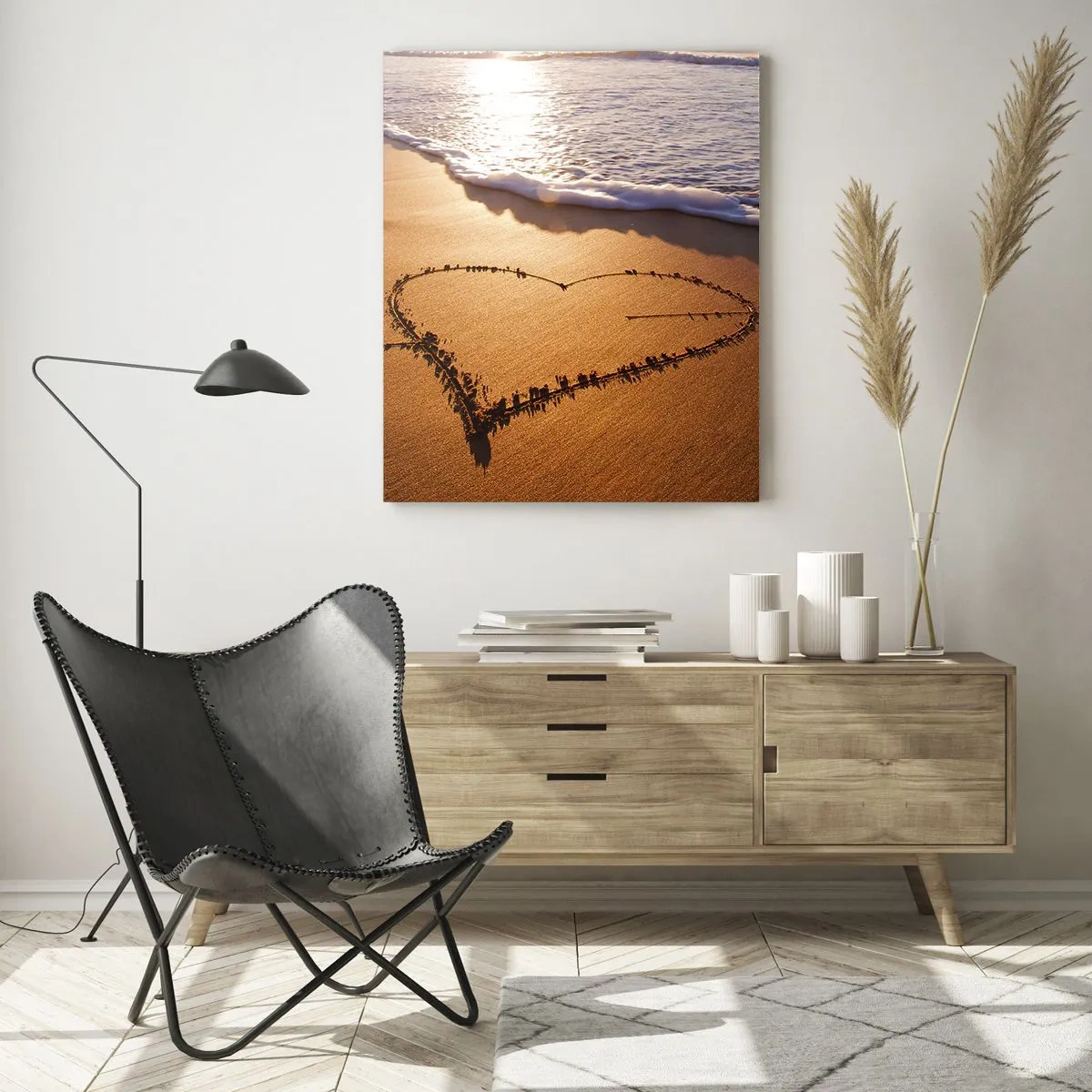 Glasbild - Bild auf glas - Ein Herz aus Sand am Strand bei Sonnenuntergang - 70x100cm - Urlaubsgeständnis - Moderne Wanddekoration für Wohnzimmer und Schlafzimmer ARTTOR