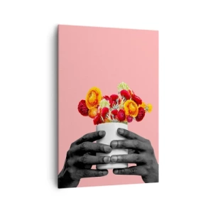 Bild auf Leinwand - Leinwandbild - Hände halten einen Strauß bunter Blumen - 70x100cm - Die Apotheose des Lebens - Moderne Wanddekoration für Wohnzimmer und Schlafzimmer ARTTOR