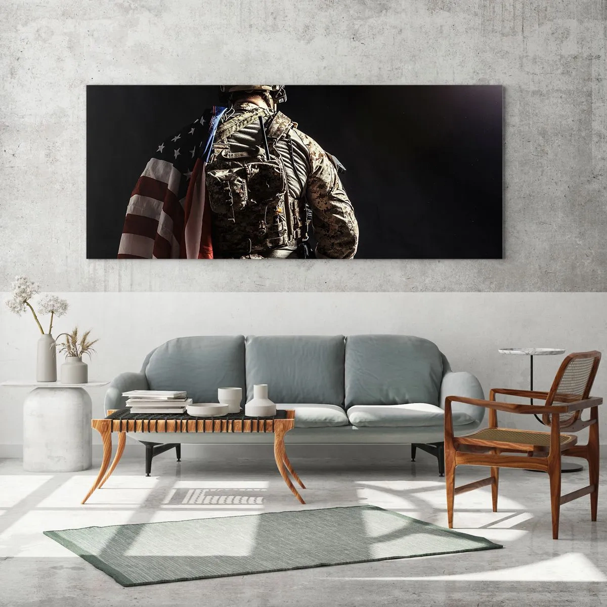Glasbild - Bild auf glas - Ein Soldat in Uniform mit einer Flagge vor dunklem Hintergrund - 120x50cm - Darum - Moderne Wanddekoration für Wohnzimmer und Schlafzimmer ARTTOR