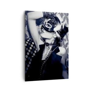 Bild auf Leinwand - Leinwandbild - Eine Frau mit einer venezianischen Maske vor einem Hintergrund aus kunstvollen Mustern. - 70x100cm - Dekorationen, Ornamente, Muster ... - Moderne Wanddekoration für Wohnzimmer und Schlafzimmer ARTTOR