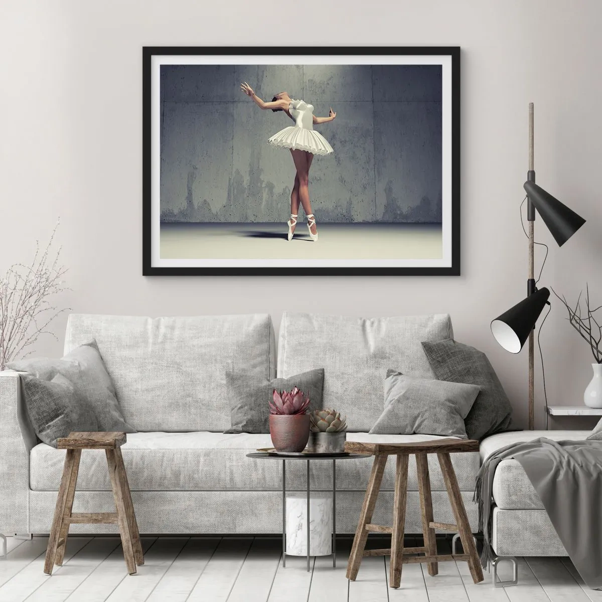 Poster in einem schwarzem Rahmen - Eine Balletttänzerin in einem weißen Kleid vor einer rohen Wand. - 70x50cm - Leicht wie ein Vogel - Moderne Wanddekoration für Wohnzimmer und Schlafzimmer ARTTOR