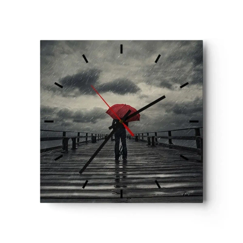 Wanduhr - Glasuhr - Eine Person mit einem roten Regenschirm auf einem verregneten Pier - 30x30cm - Es ist egal, dass es regnet - Moderne Wanddekoration für Wohnzimmer und Schlafzimmer ARTTOR
