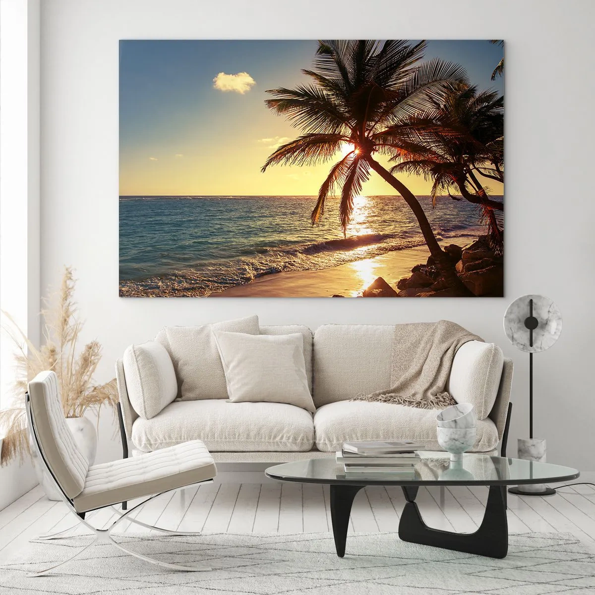 Glasbild - Bild auf glas - Tropischer Strand mit Palmen im Licht der untergehenden Sonne - 120x80cm - Sommer unter Palmen - Moderne Wanddekoration für Wohnzimmer und Schlafzimmer ARTTOR