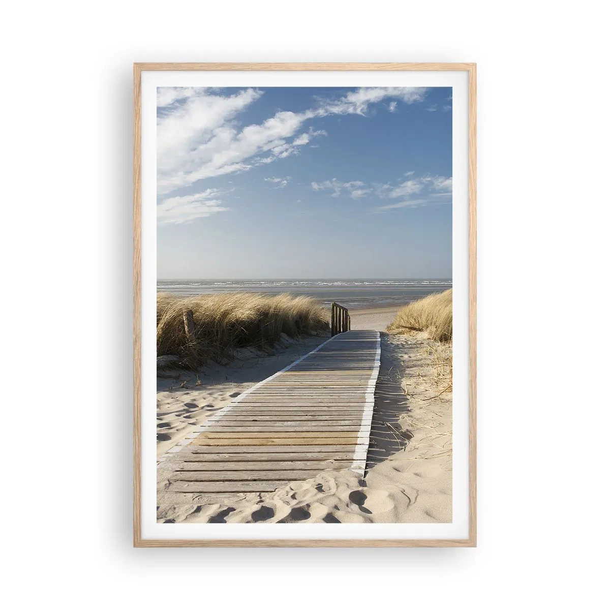 Poster in einem Rahmen aus heller Eiche - Hinter der Düne, im Rauschen des Grases - 70x100 cm