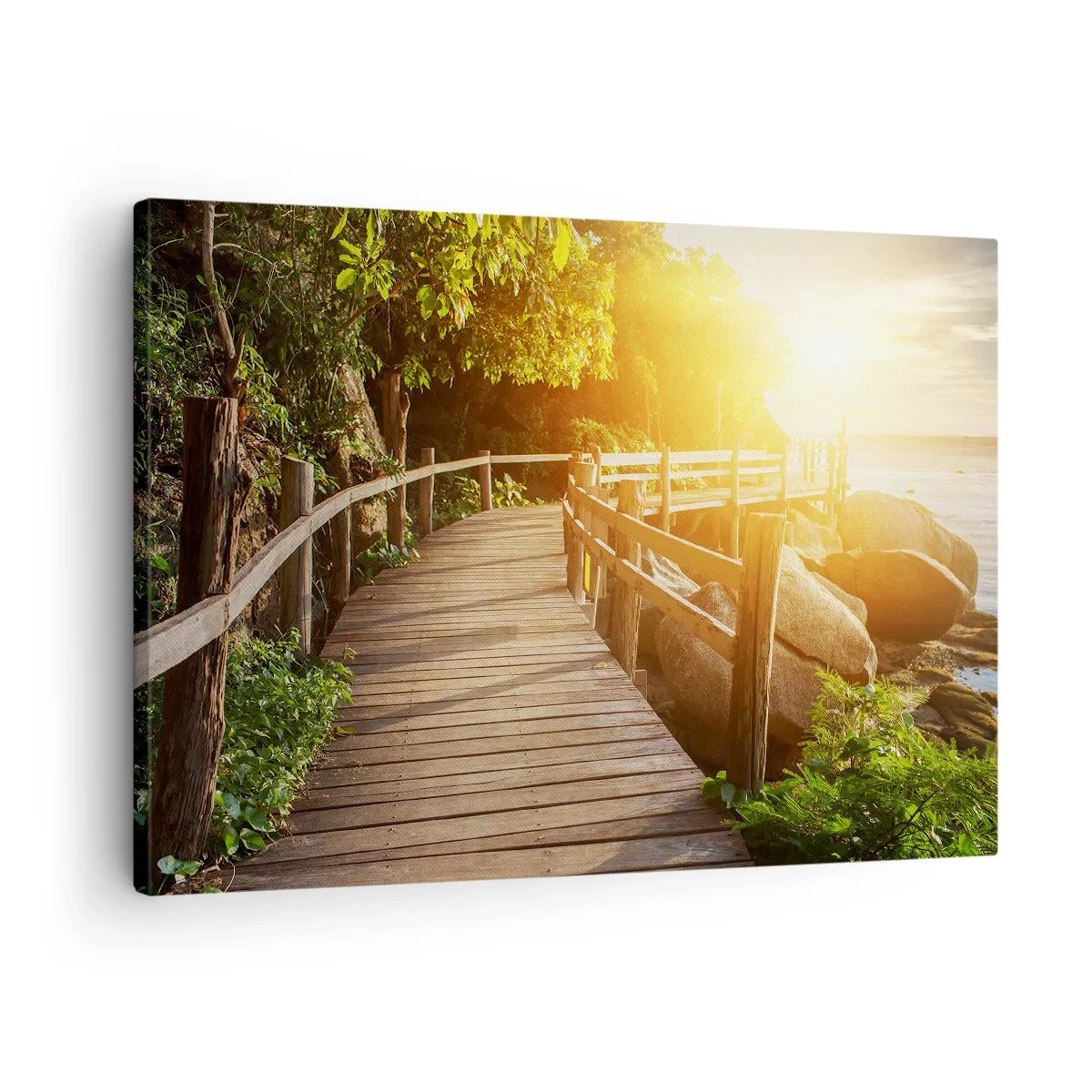 Bild auf Leinwand - Leinwandbild - Eine Holzbrücke im Grünen, die in den Sonnenstrahlen zum Meer führt - 70x50cm - Noch eine Wendung, ein weiteres Wunder - Moderne Wanddekoration für Wohnzimmer und Schlafzimmer ARTTOR