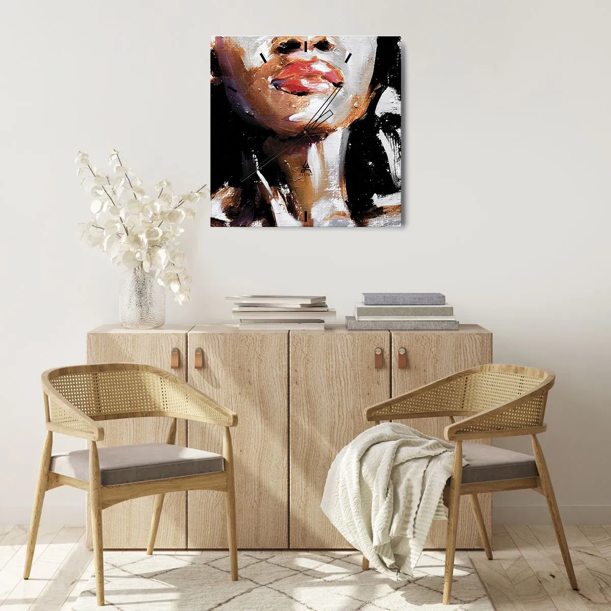 Wanduhr - Glasuhr - Porträt einer Frau in ausdrucksstarkem malerischem Stil vor dunklem Hintergrund - 30x30cm - Stolz ohne Vorurteile - Moderne Wanddekoration für Wohnzimmer und Schlafzimmer ARTTOR